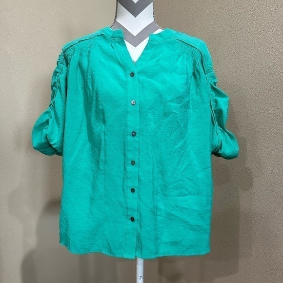 ENTRO Women's Short Puff Sleeve Button down - Picture 5 of 10